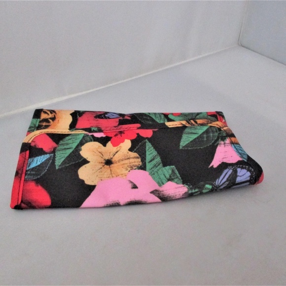 Vera Bradley Tri-Fold Makeup Brush Travel Case - Picture 5 of 8